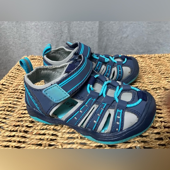 Cat & Jack Sandals - Toddler Size 5 -Blue, closed toe - Water summer adventure - Picture 1 of 16